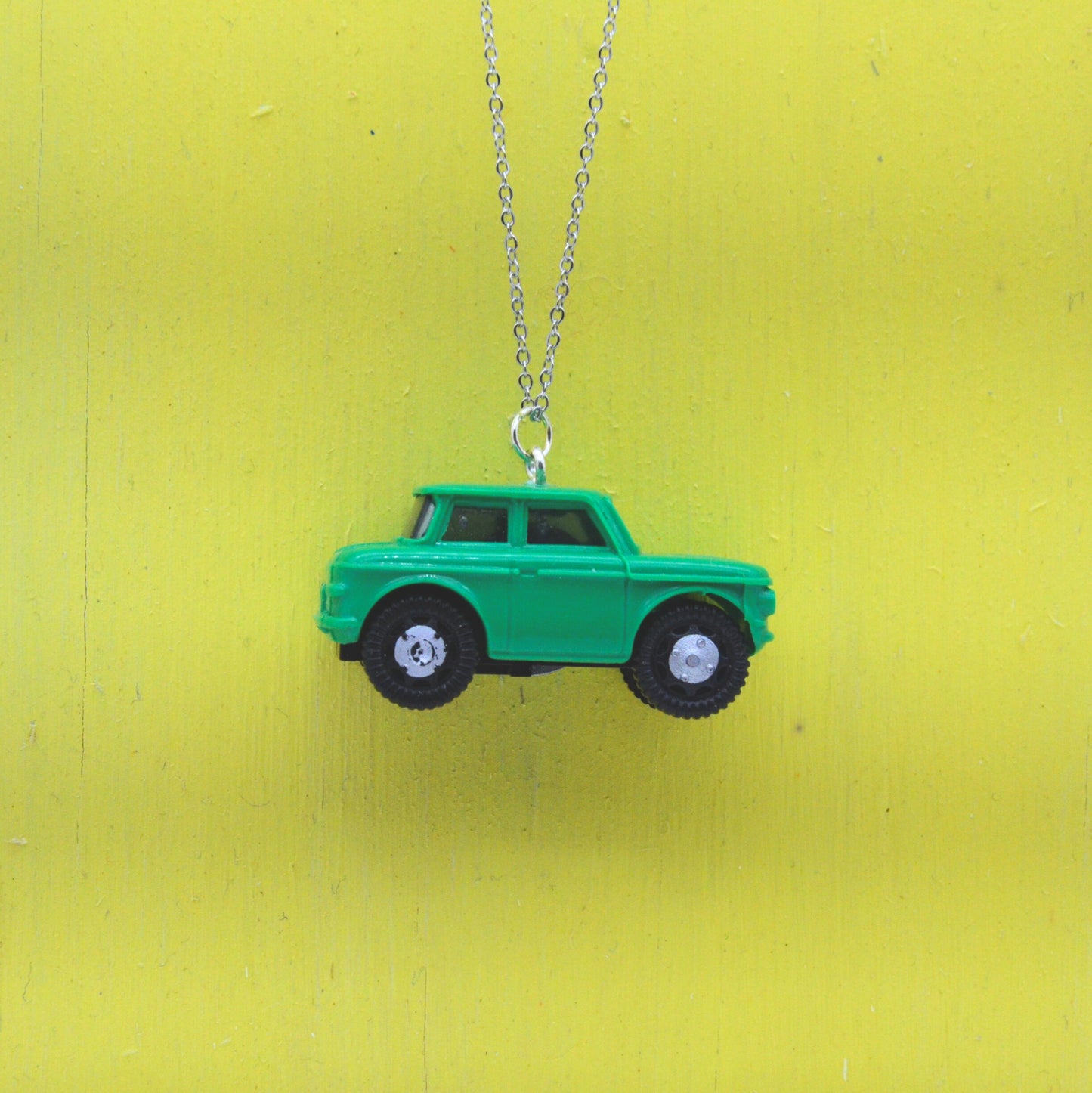 Halsband grön bil